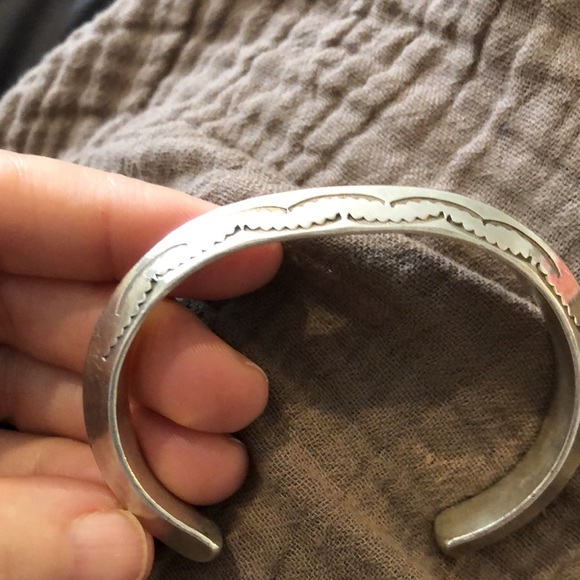 Gorgeous vintage sterling silver cuff bracelet - Picture 9 of 11